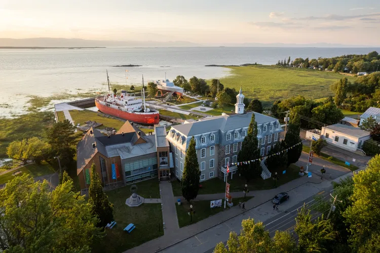 Musée maritime du Québec - Captain J. E. Bernier