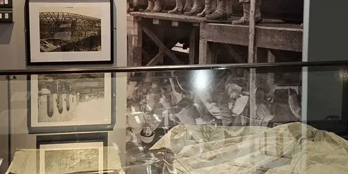 WW2 Display