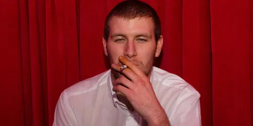 Geloof de hype niet: Ontdek het artwork van het debuutalbum van Arctic Monkeys