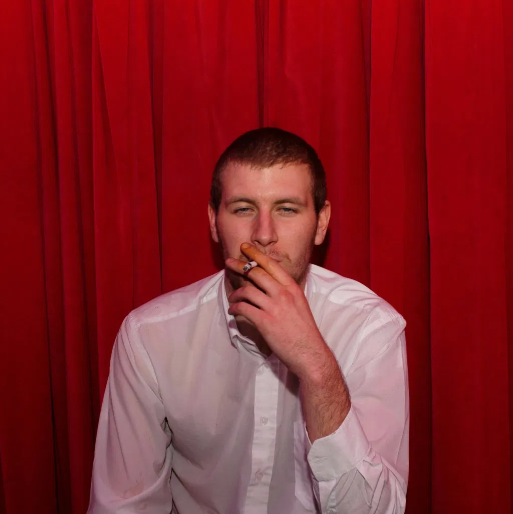 Ne croyez pas le battage médiatique : Découvrir la pochette du premier album des Arctic Monkeys