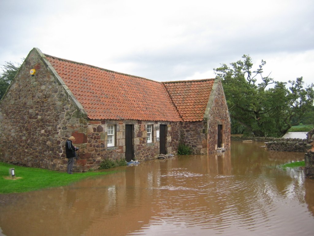 Preston Mill and Phantassie Doocot
