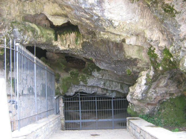 L'inferno di Dante nelle Grotte di Castelcivita