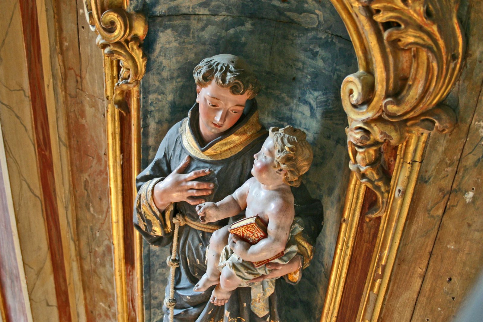 National Museum of Costume and Fashion