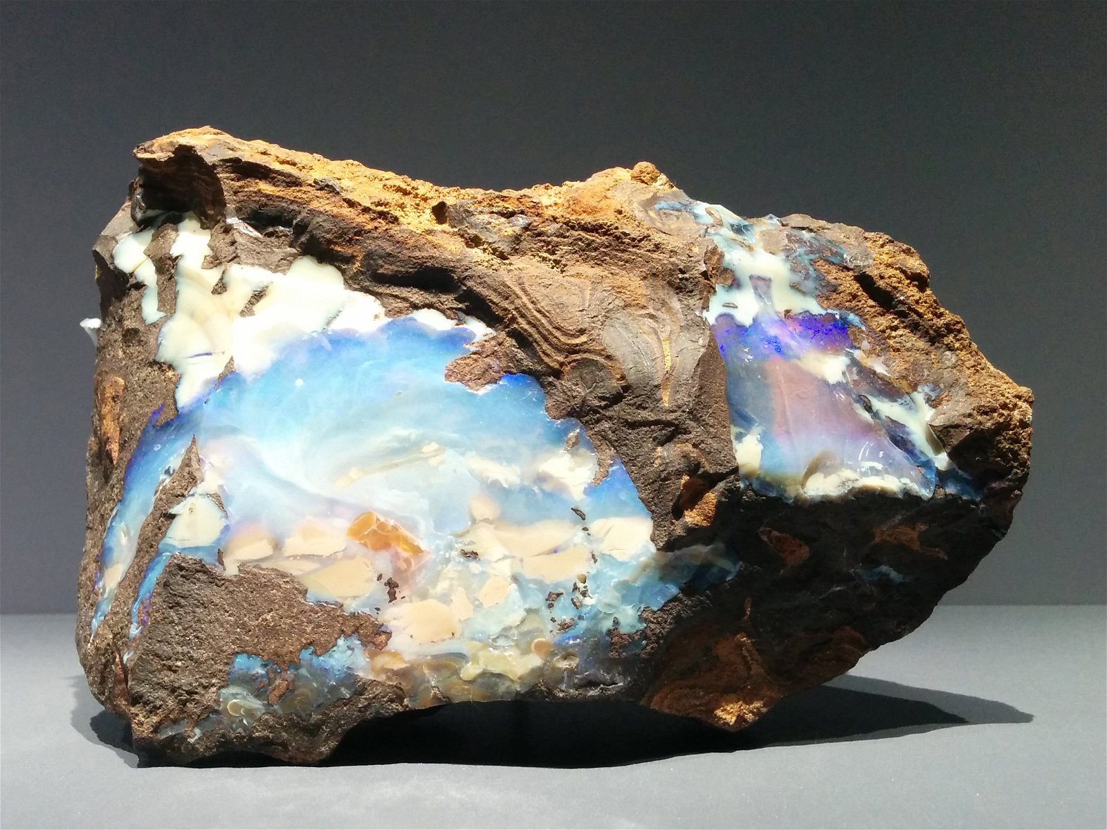 Gallery of Mineralogy and Geology