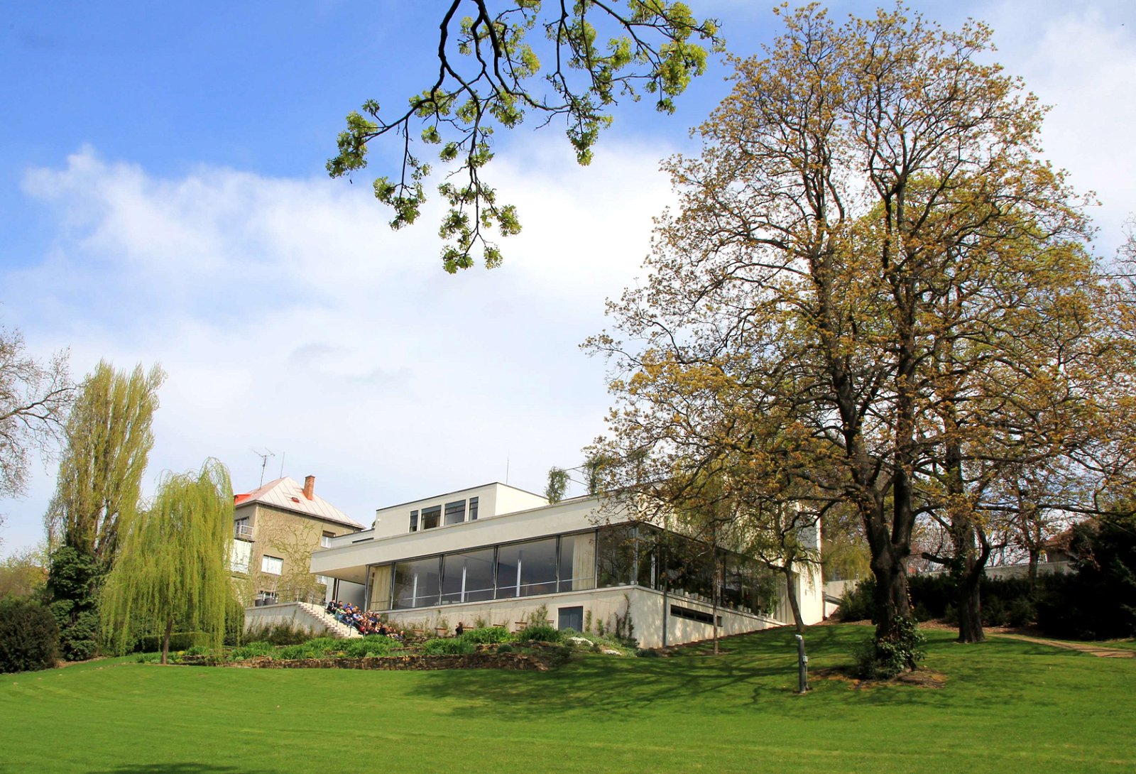洋書 Mies van der Rohe: Vila Tugendhat Brno Villa Tugendhat - Iconic Houses