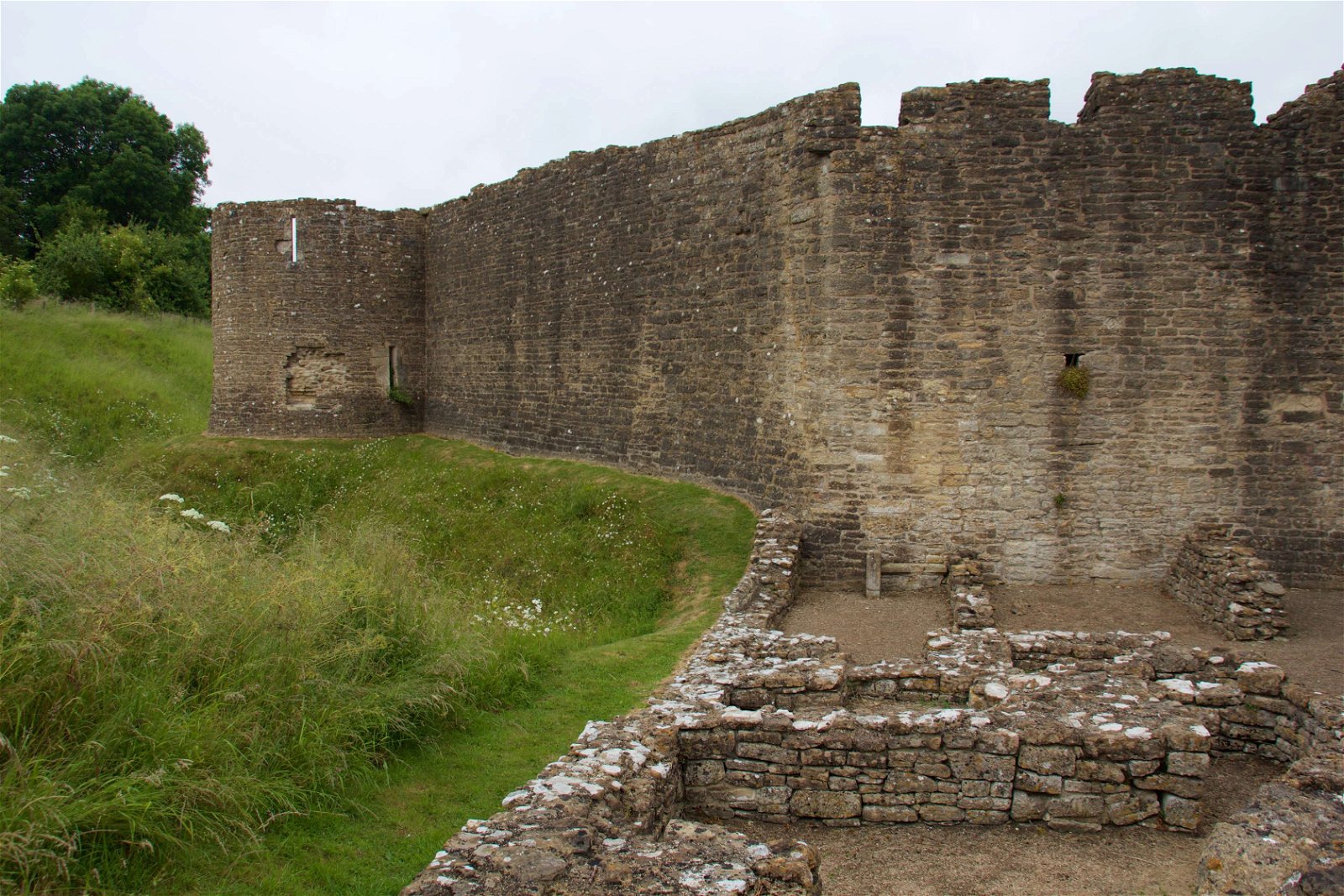 Farleigh Hungerford Castle