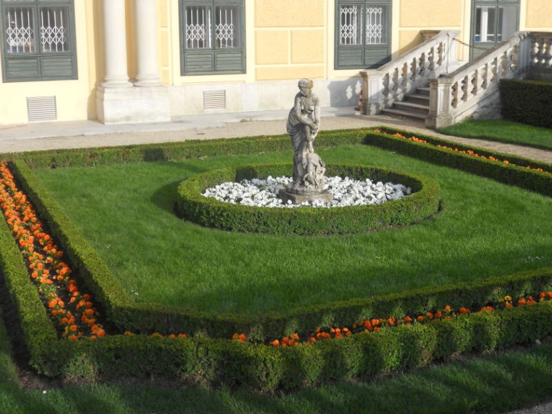Schonbrunner Gardens