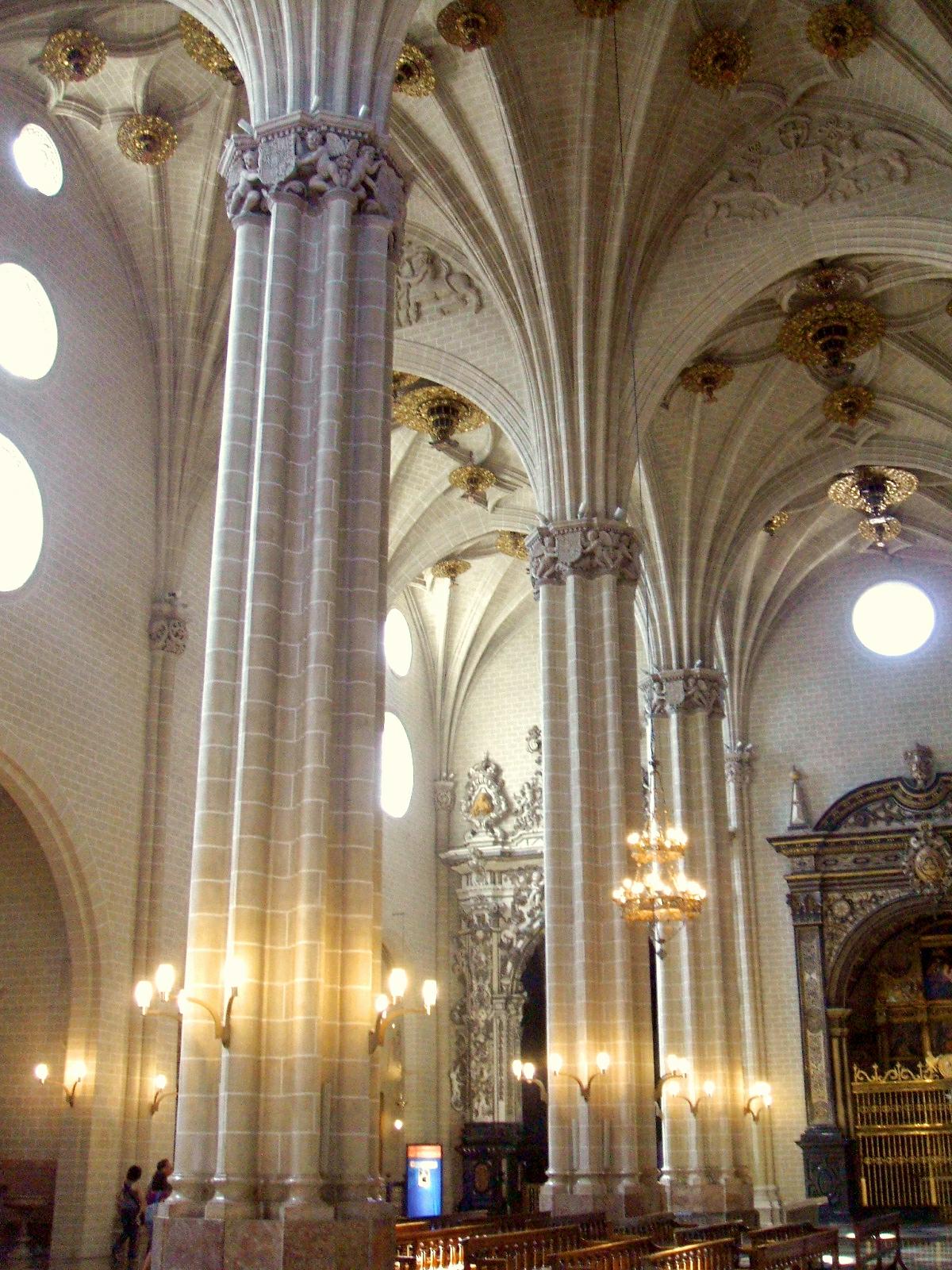 Museo de Tapices y Capitular de la Seo