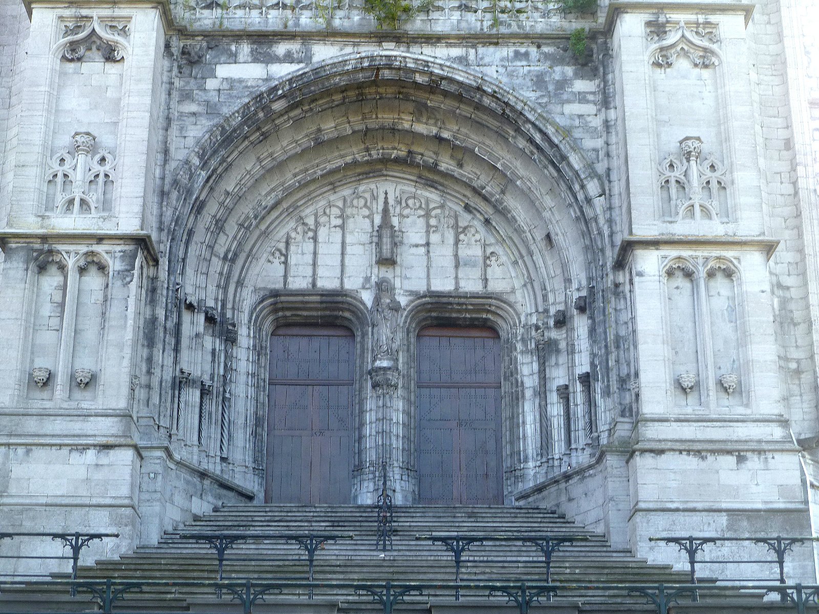 Collégiale Sainte-Waudru et Trésor de Mons