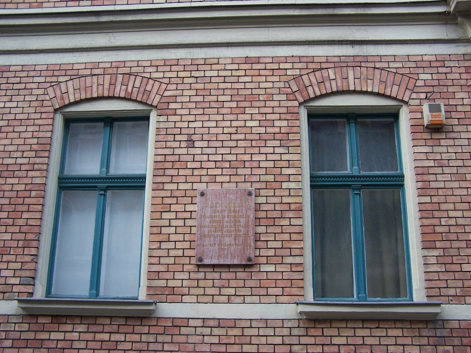 Roth Miksa Memorial House