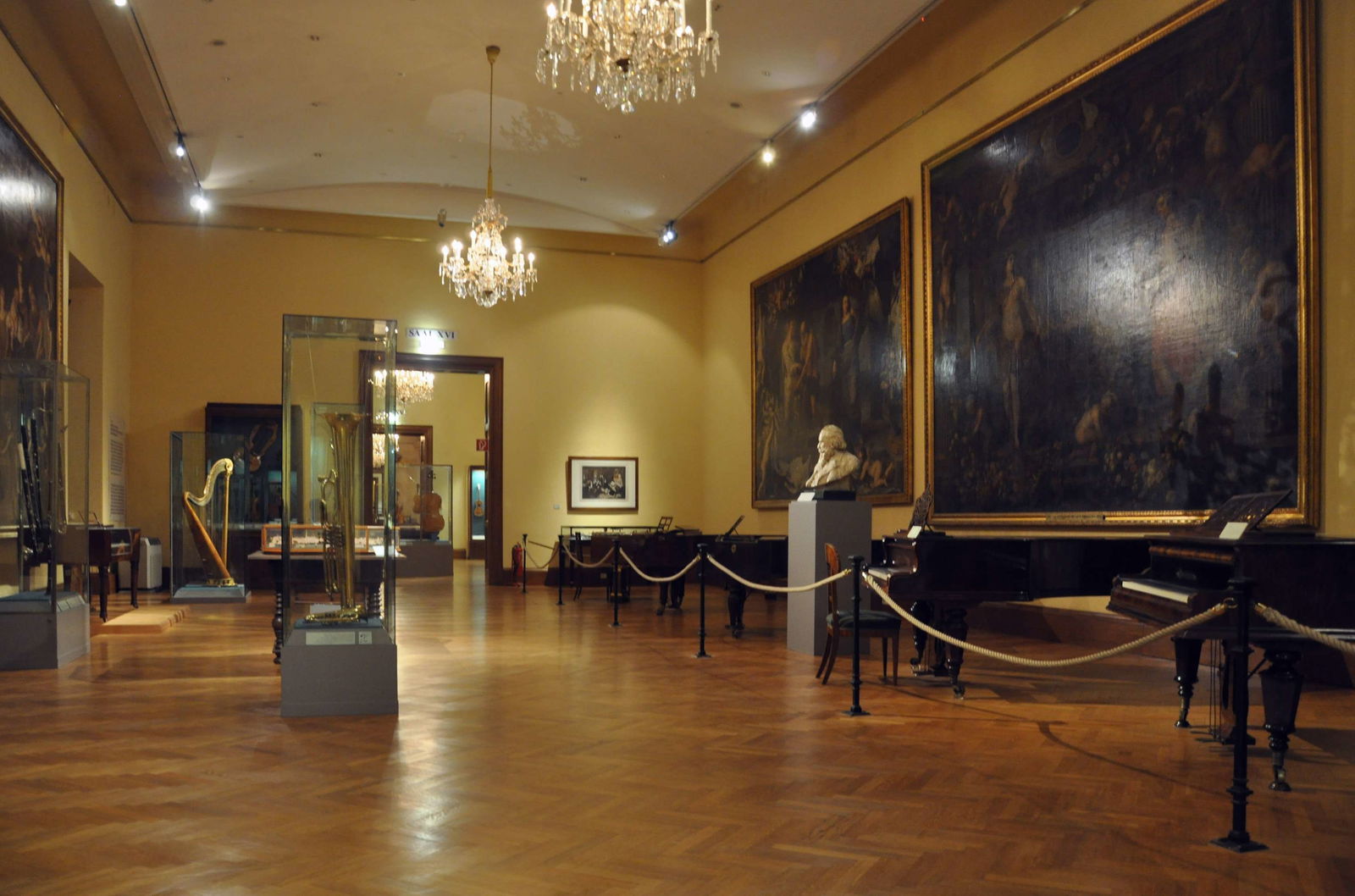 Sammlung alter Musikinstrumente