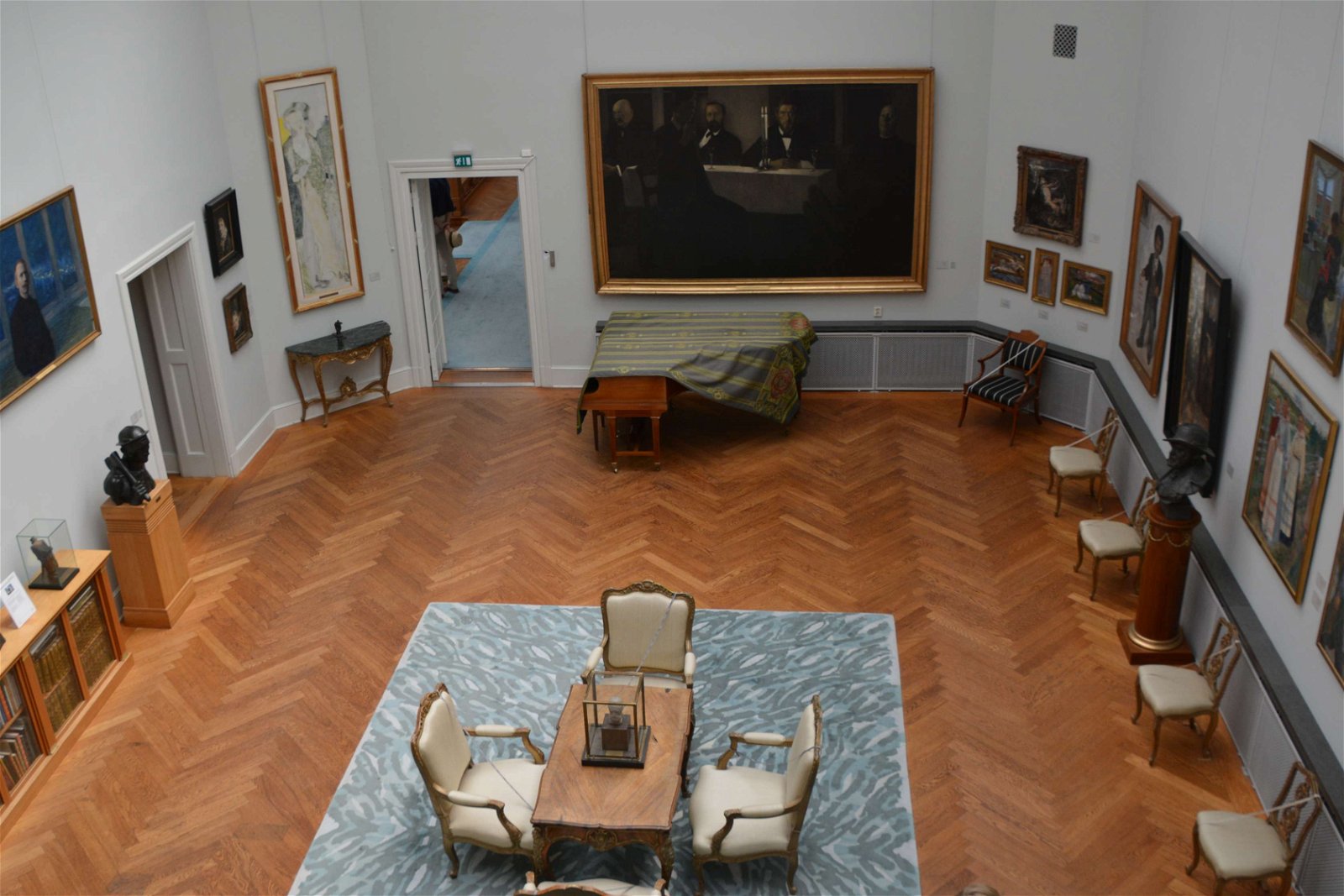 The Thiel Gallery