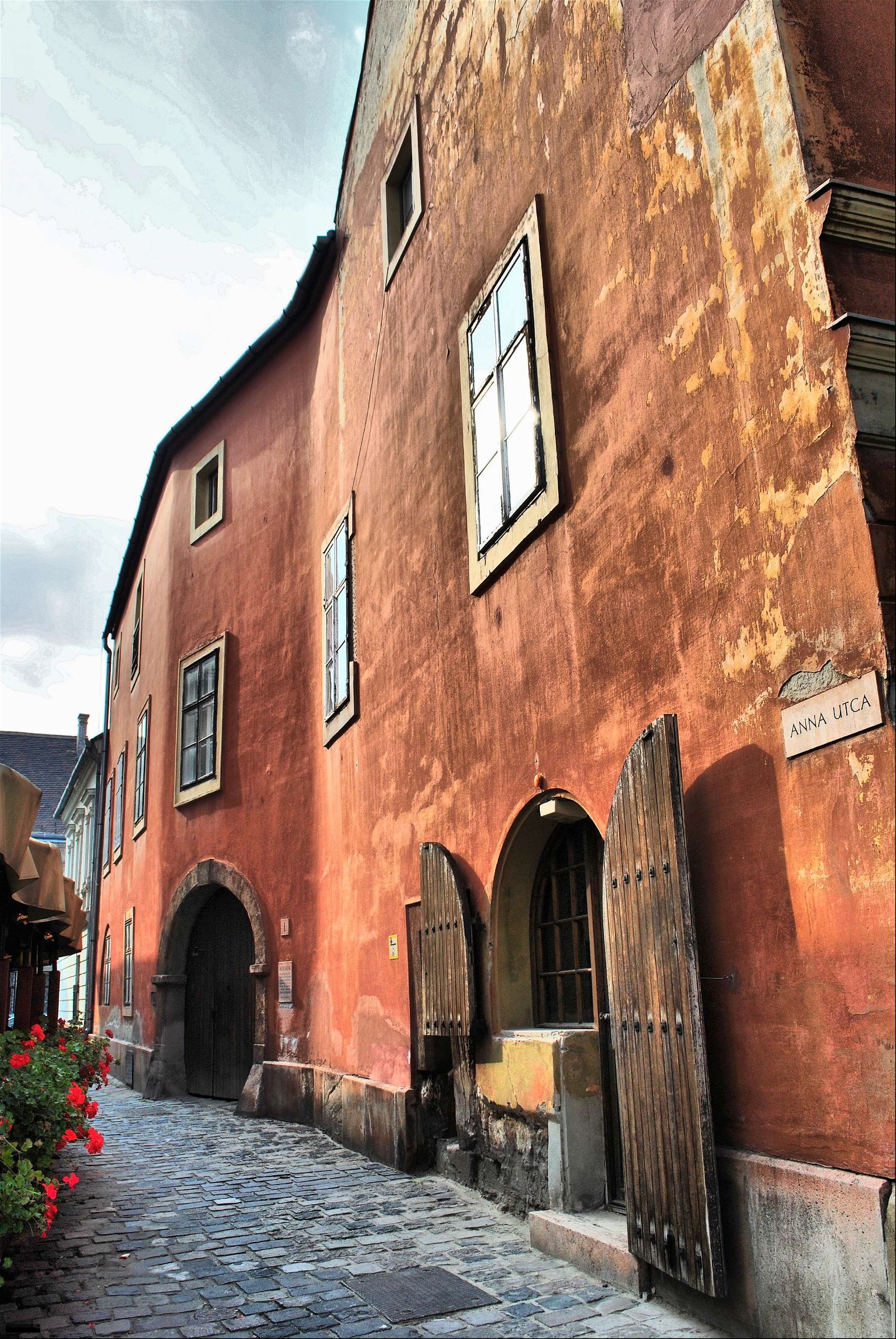 Golden Eagle Pharmacy Museum