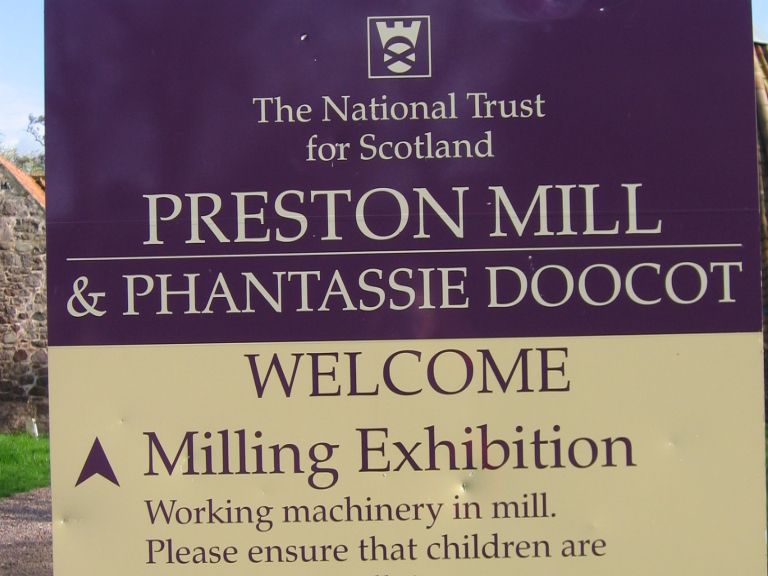 Preston Mill and Phantassie Doocot