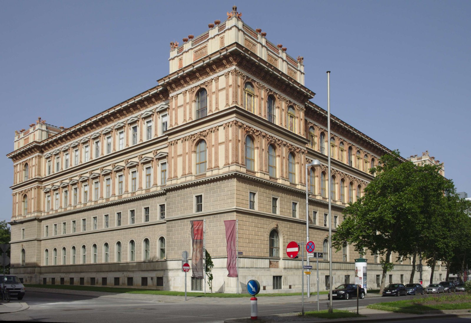 Academy of Fine Arts (Vienna) Visitor Information & Reviews