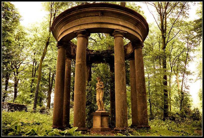 Renishaw Hall & Gardens