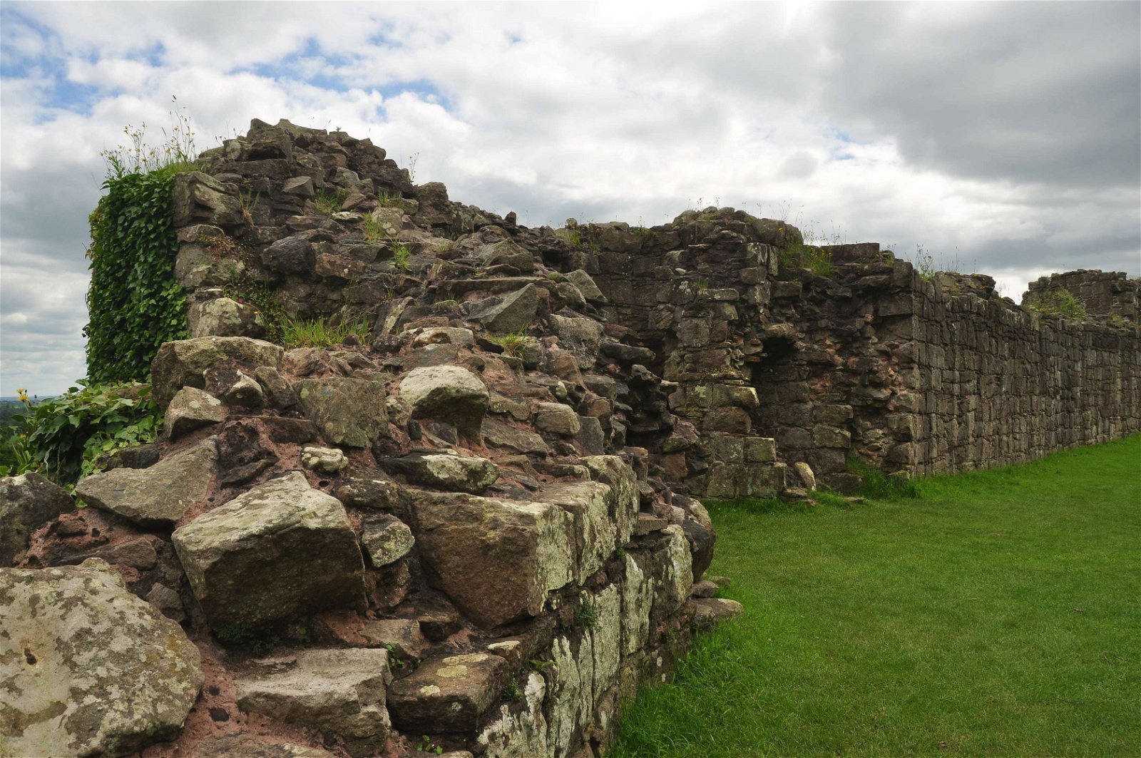 Beeston Castle and Woodland Park