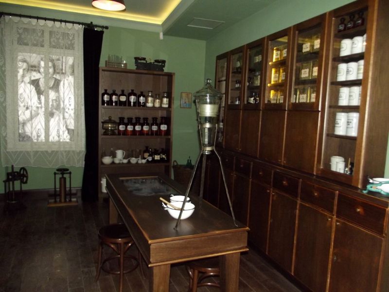 Apteka pod Orlem - Ghetto Eagle Pharmacy Museum