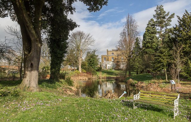 Myddelton House Gardens
