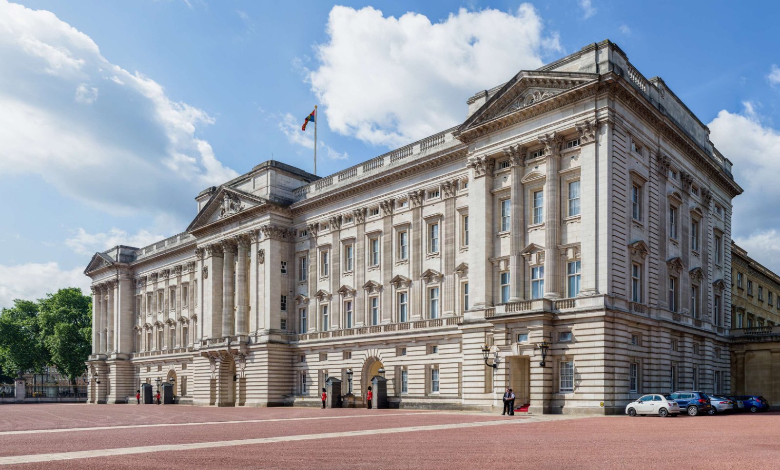 Buckingham Palace (London) - Visitor Information & Reviews