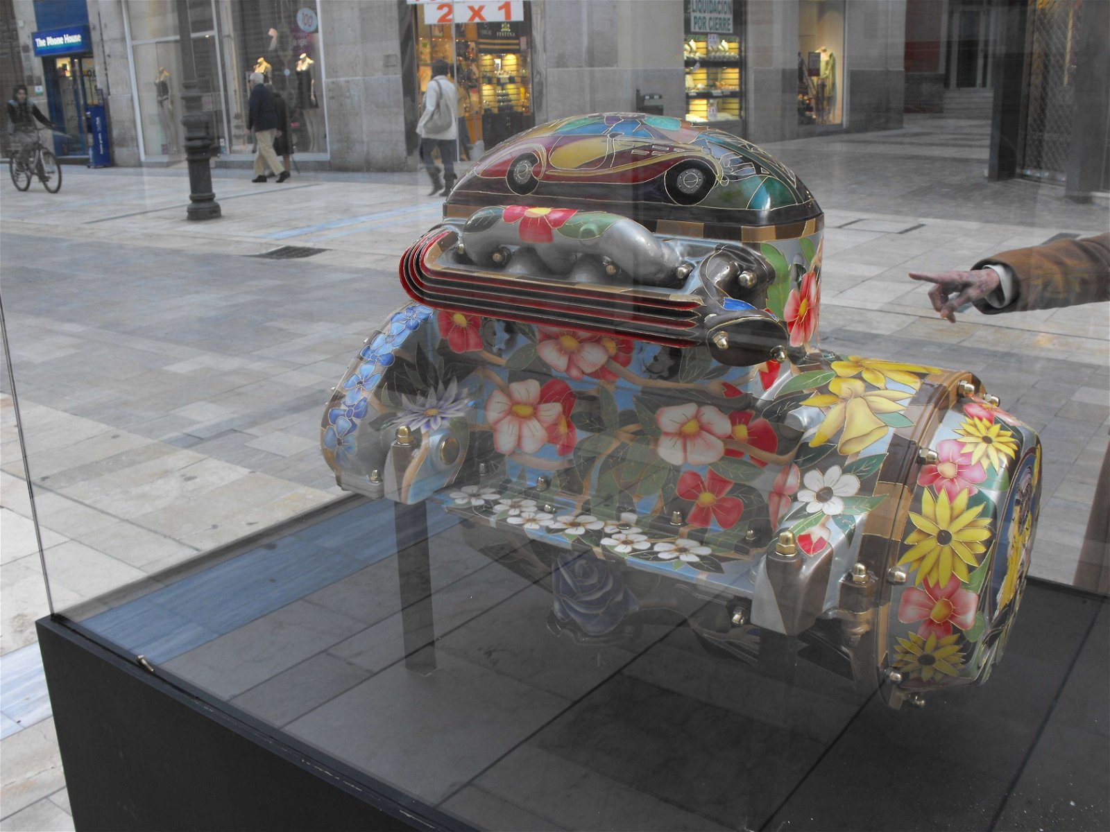 Automobile and Fashion Museum