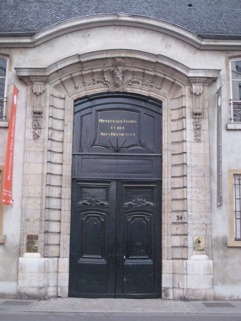 Textile Arts and Decorative Arts Museum