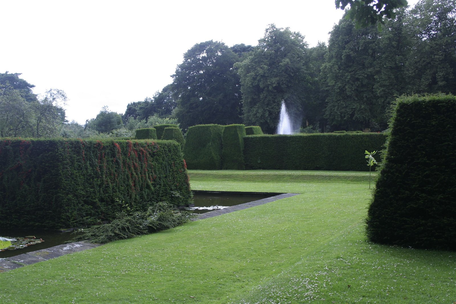 Renishaw Hall & Gardens