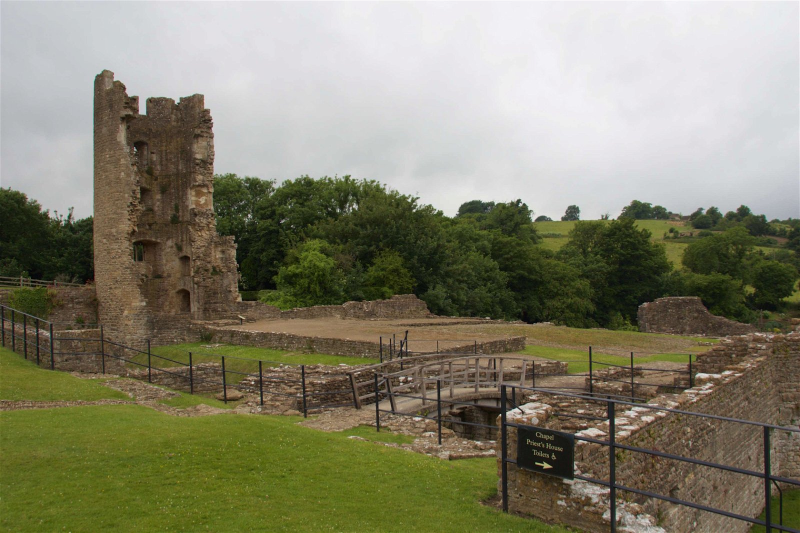 Farleigh Hungerford Castle