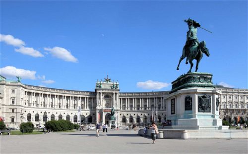 Hofjagd- und Rüstkammer