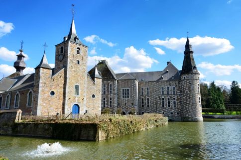 Jehay-Bodegnée Castle