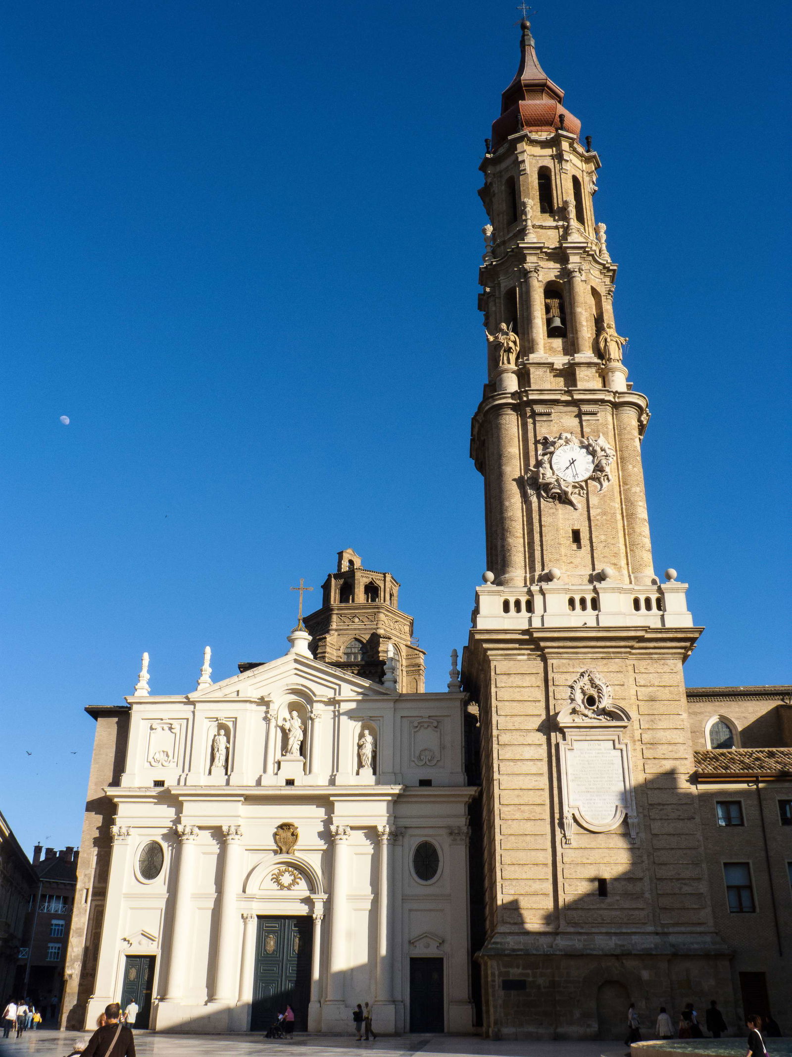 Museo de Tapices y Capitular de la Seo