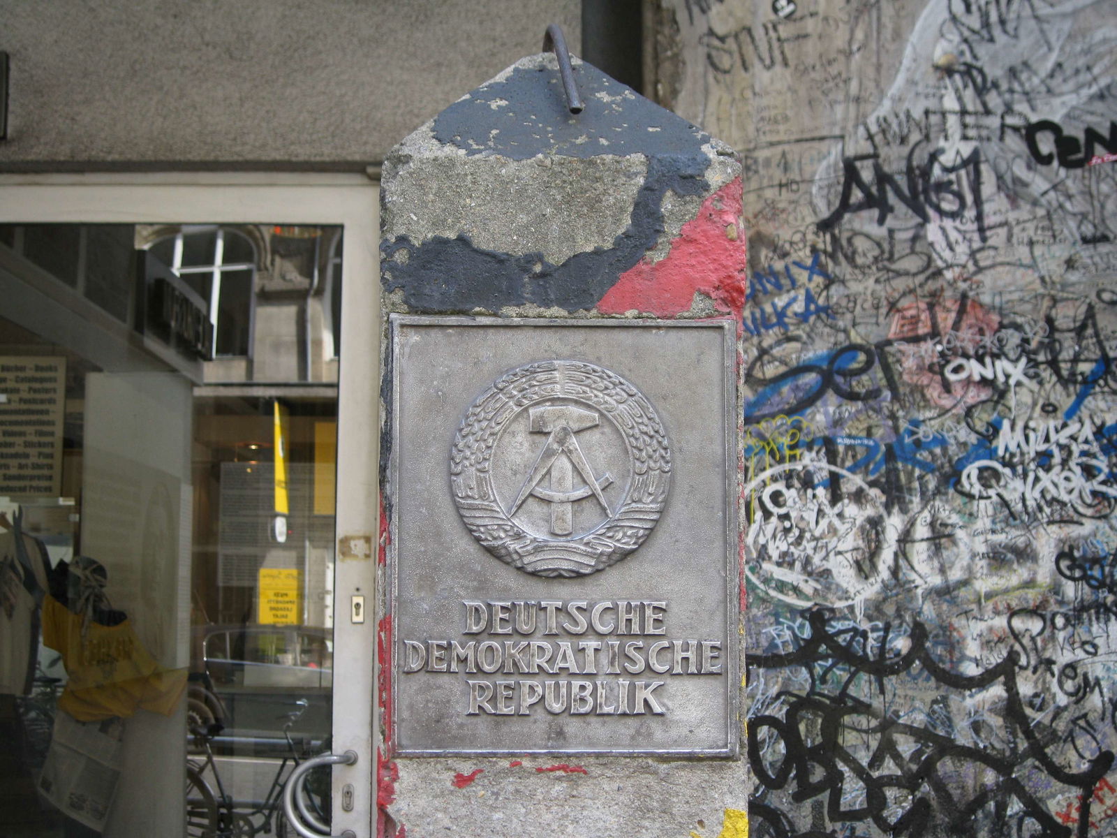 Berlin Wall Museum (Museum Haus am Checkpoint Charlie)