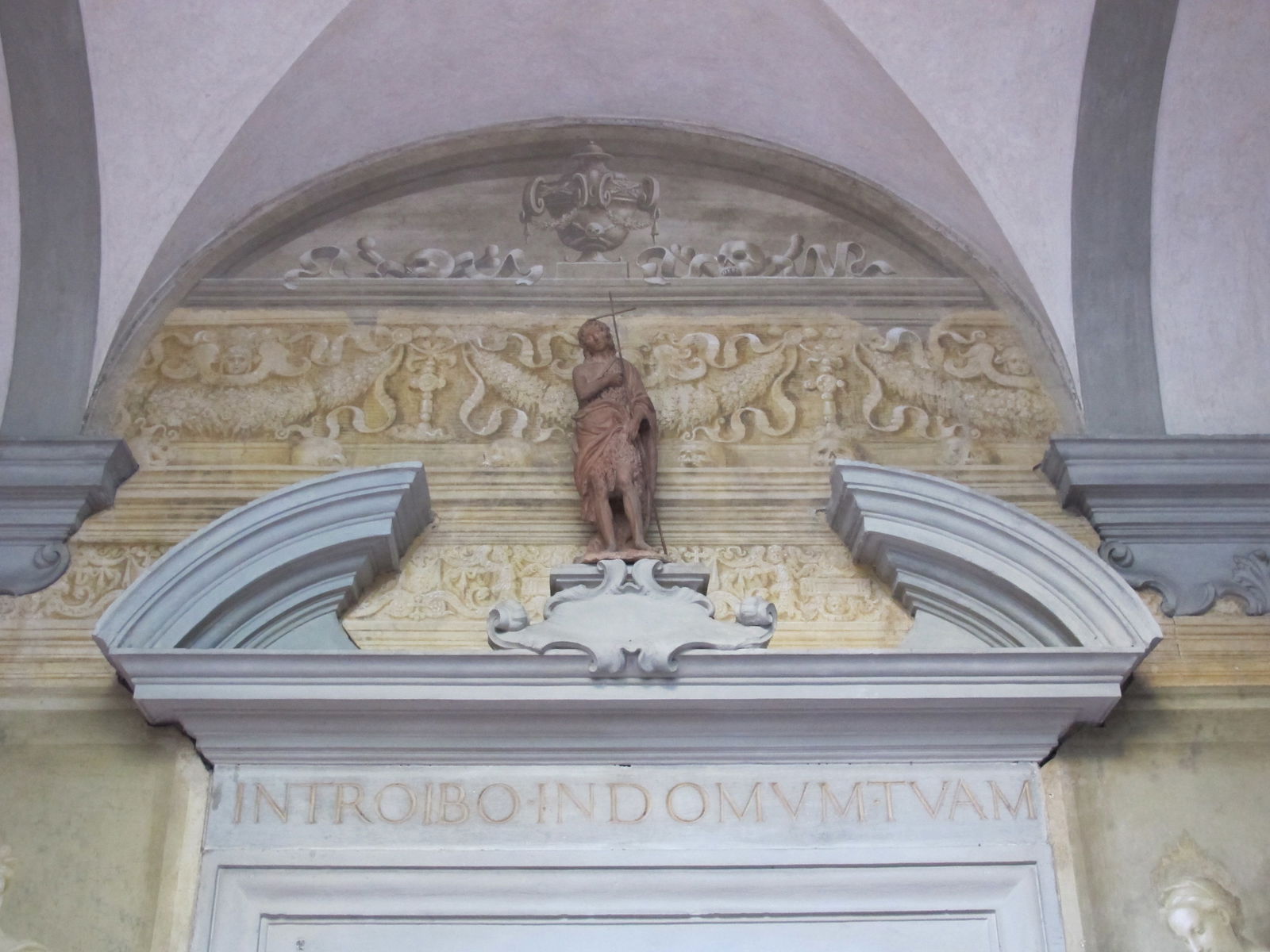 Chiostro dello Scalzo