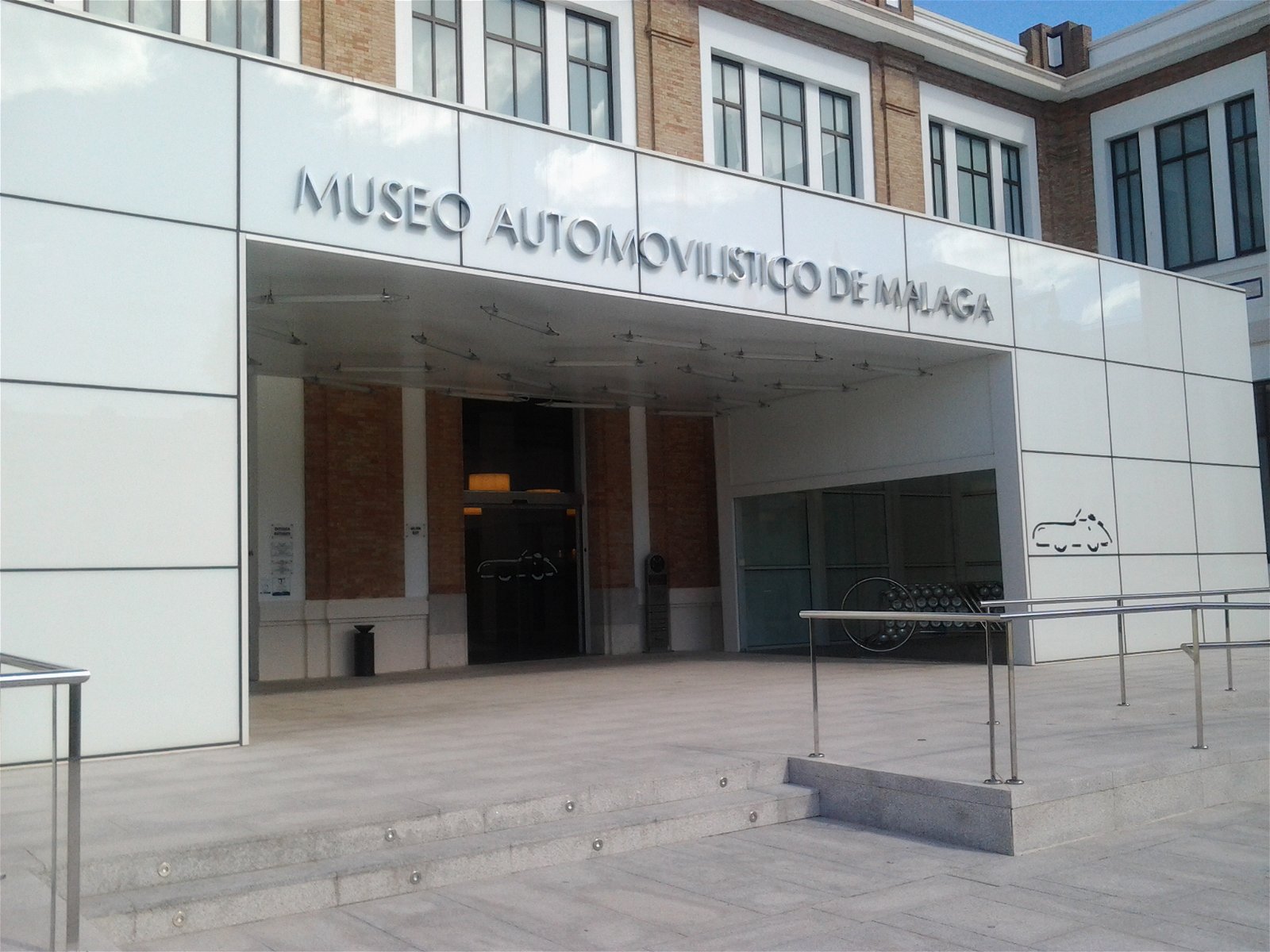 Automobile and Fashion Museum