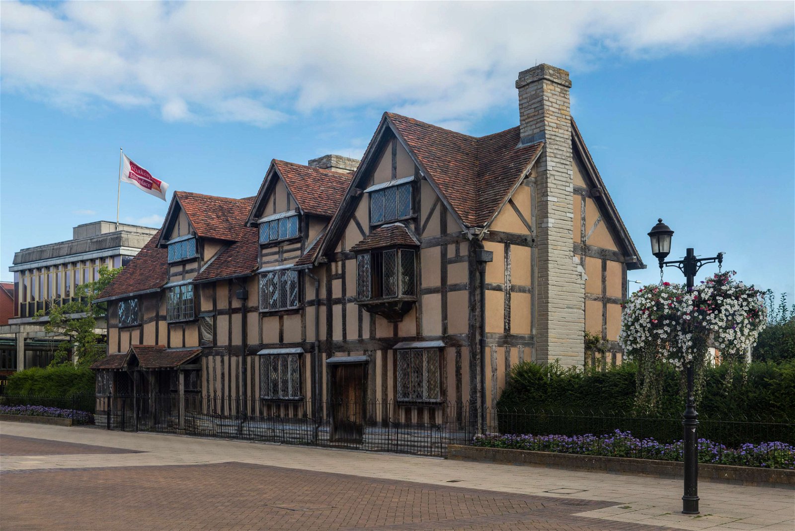 Shakespeare's Birthplace And The Shakespeare Centre (Stratford-upon ...