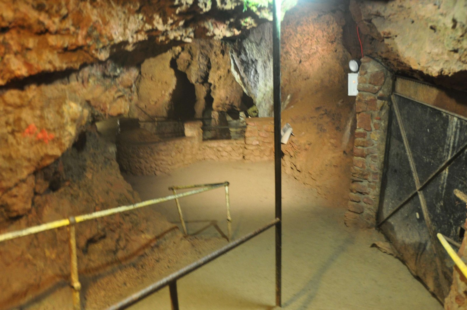 Clearwell Caves - Ancient Iron Mines