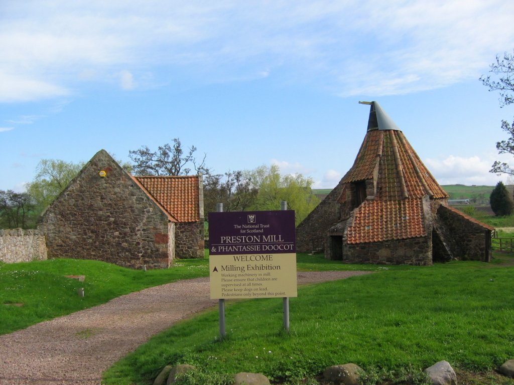 Preston Mill and Phantassie Doocot