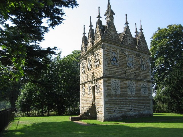 Rushton Triangular Lodge