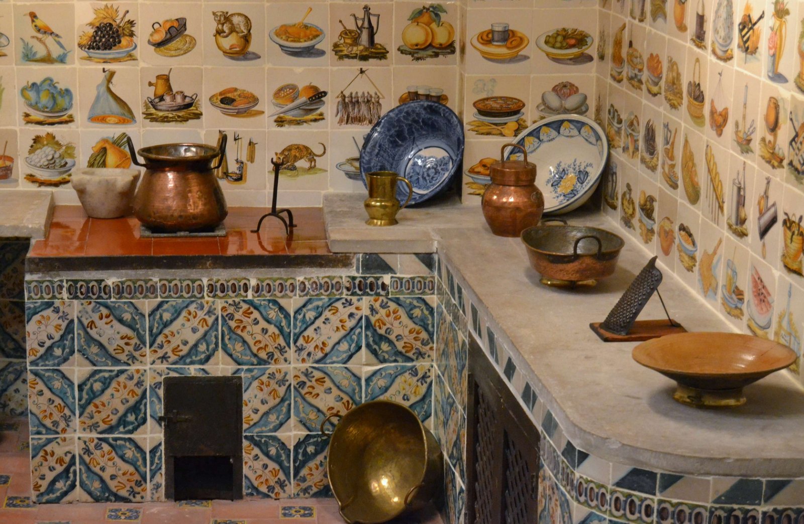 National Museum of Ceramics and Decorative Arts González Martí