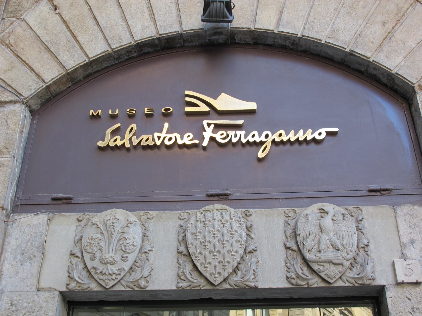 Museo ferragamo shop