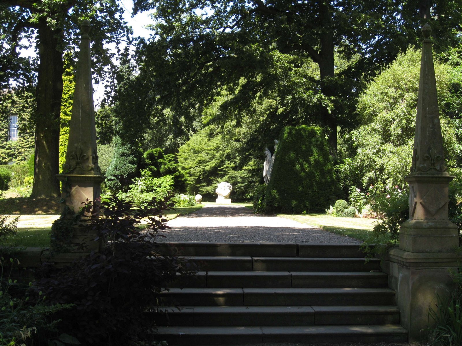 Renishaw Hall & Gardens